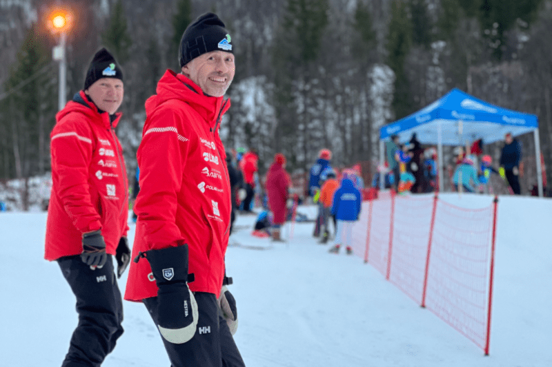 Ansatte i Sparebanken Narvik på ski
